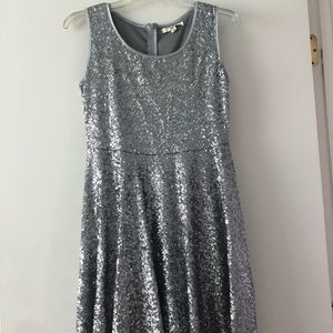 FUN!! NWOT Sequined Silver Cocktail Dress New Year’s Eve